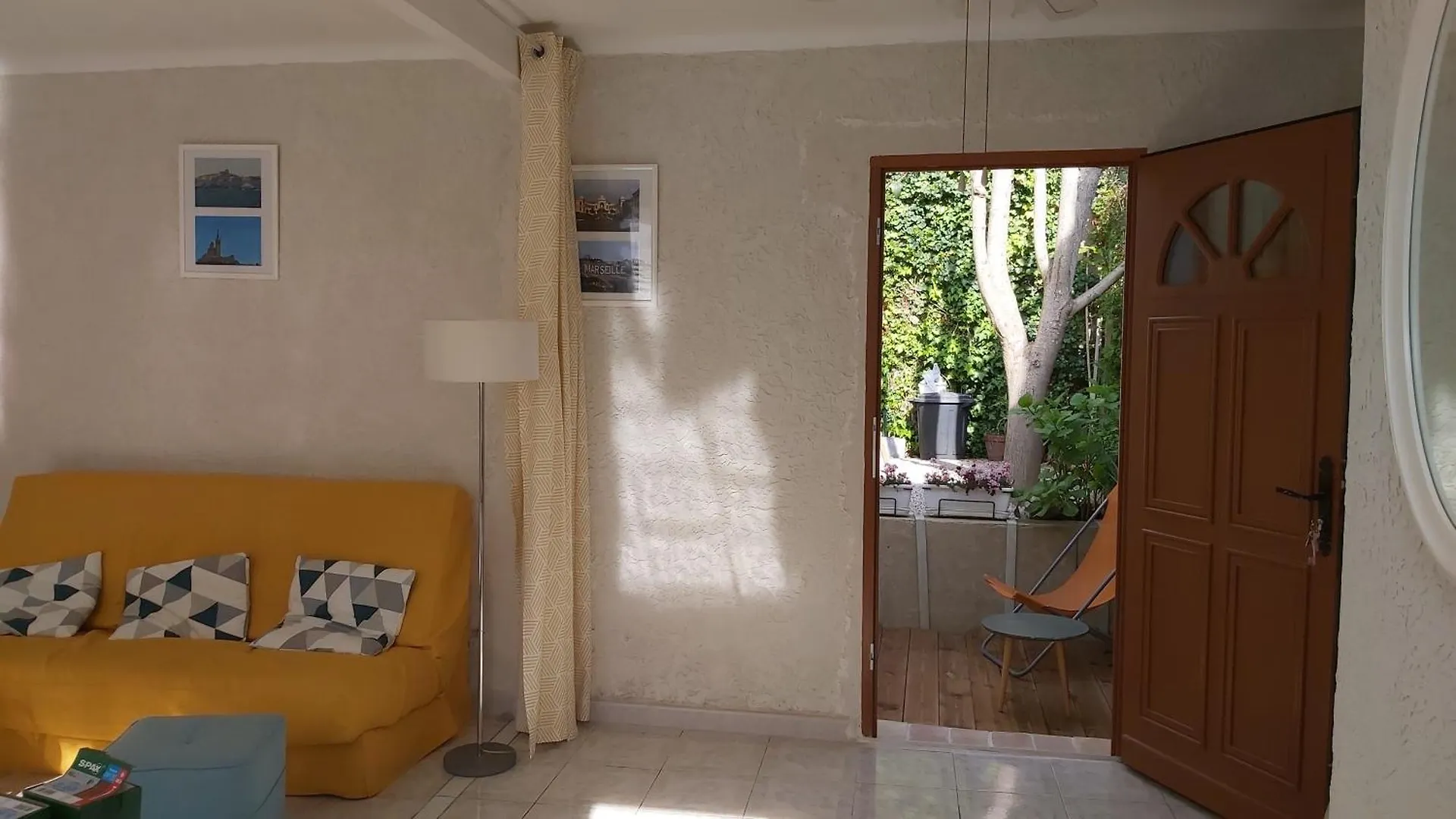 Le Rove : La Petite Maison 0*, Le Rove France