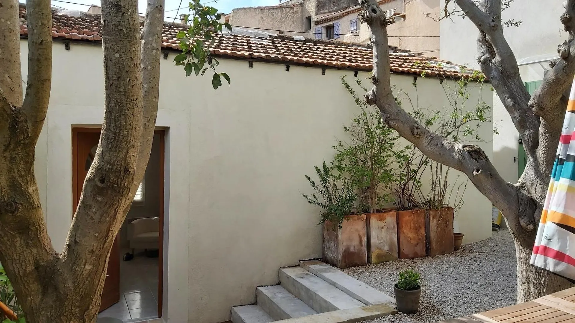 Le Rove : La Petite Maison location